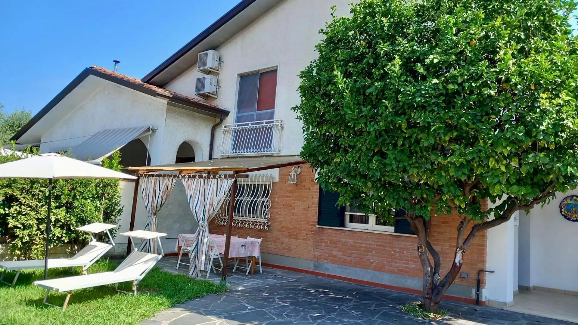Villa Noah Con Giardino 2 Camere E 2 Bagni Stiava 0*,  Italy