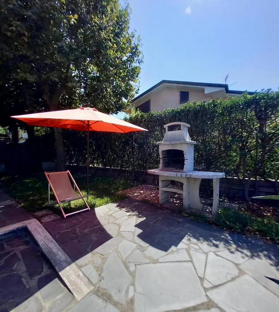 Villa Noah Con Giardino 2 Camere E 2 Bagni Stiava 0*,  Italien